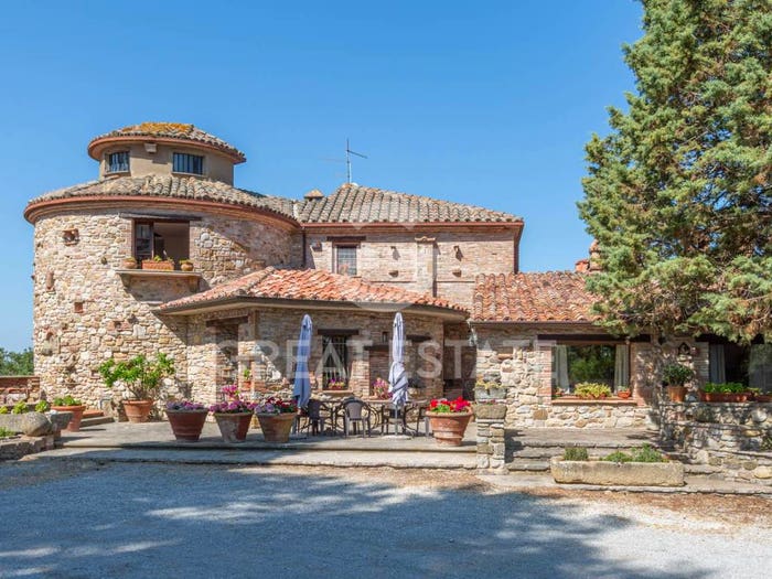 Casa con 6 locali in vendita in Via Enrico Berlinguer, Centro, Montegabbione