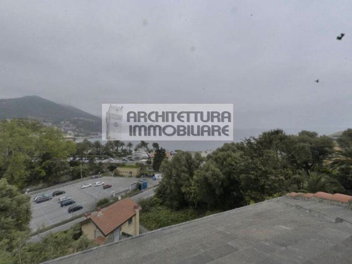 Casa con 6 locali in vendita in PORTO, Pineta, Arenzano