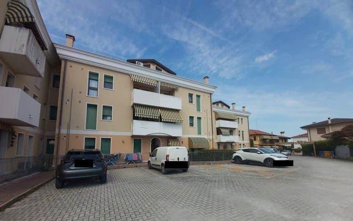 Appartamento trilocale in vendita in Via Cesare Battisti c, Centro, Paese