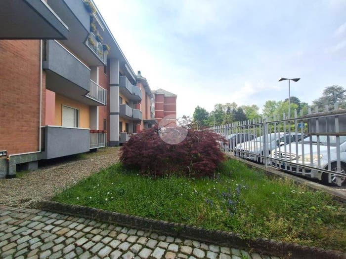 Appartamento con 5 locali in vendita in Viale G Marconi, Centro, Romano Canavese