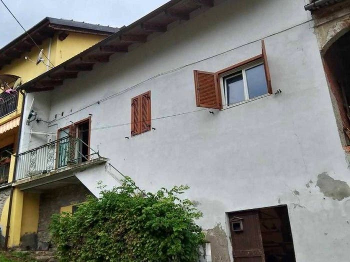 Casa con 6 locali in vendita in Localit  Regione Piano, Visone