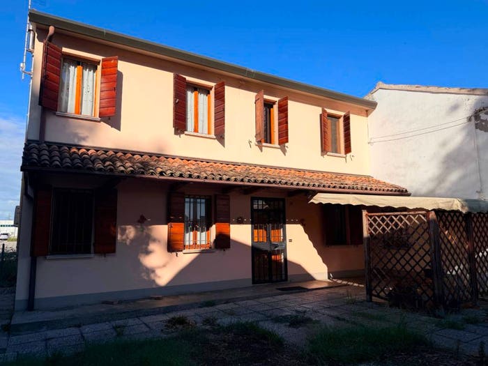 Appartamento con 6 locali in vendita in Via Diamantina, Pontelagoscuro, Ferrara
