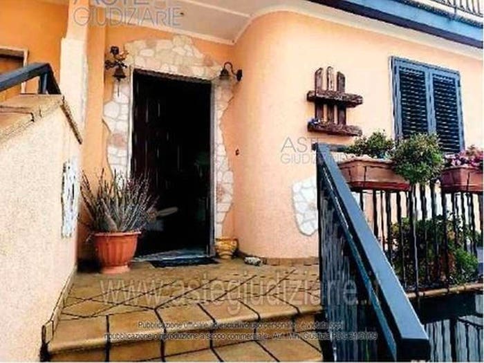 Appartamento con 6 locali in vendita in Via Pantano, Polla