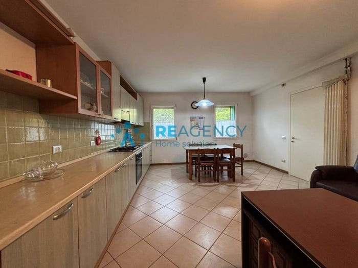 Casa con 5 locali in vendita in Via Molini, Centro, Creazzo