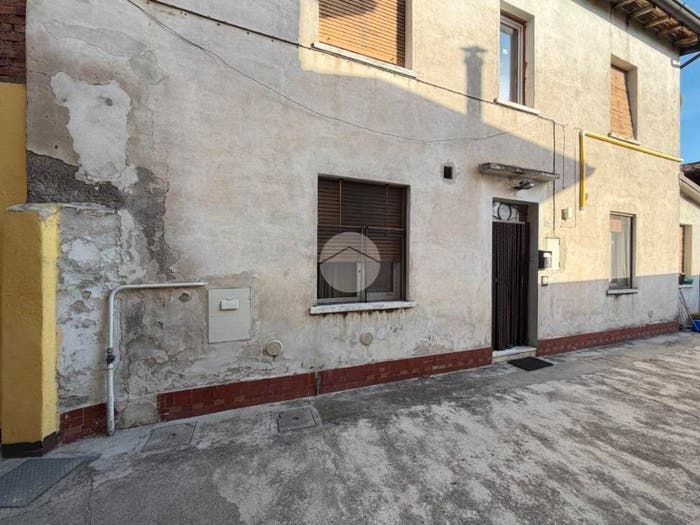 Casa trilocale in vendita in Piazza Ippolito Calini, Centro, Mairano