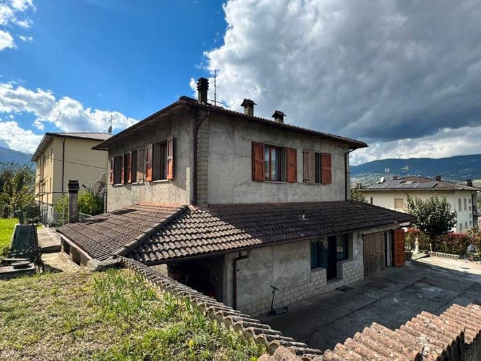 Casa con 6 locali in vendita in Via Giovanni Prati, Prati, Castel di Casio