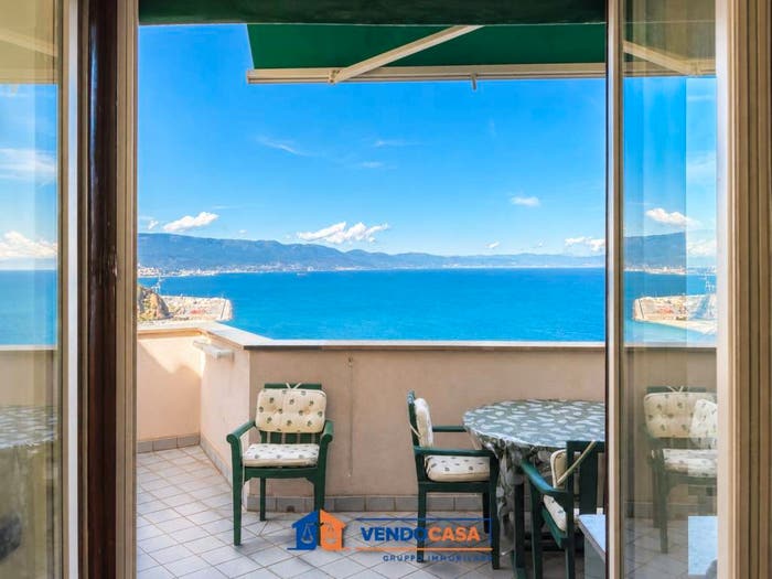 Appartamento quadrilocale in vendita in Via Torre d'Ere, Bergeggi