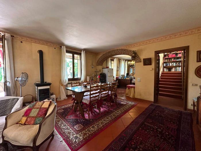 Casa con 6 locali in vendita in Via Pesare, Centro, Montegrotto Terme