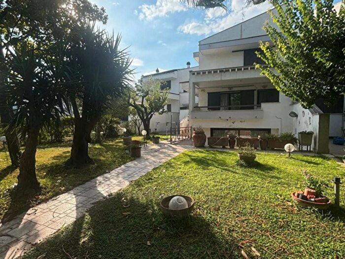 Casa con 6 locali in vendita in Via Antonio Gramsci, Foggia