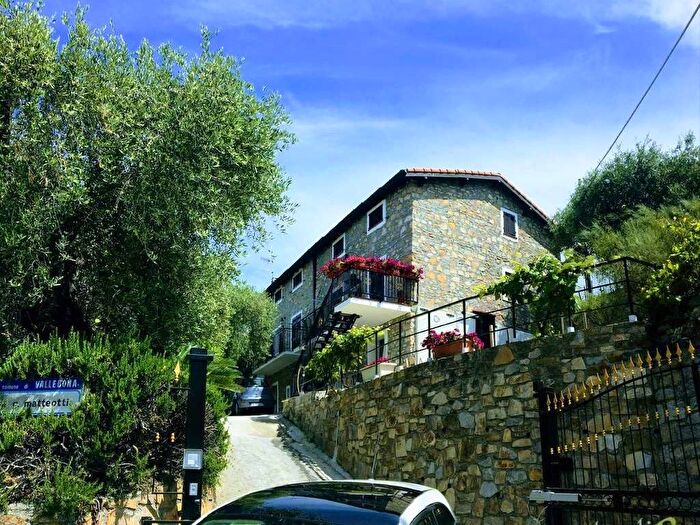Casa con 6 locali in vendita in Zona Collinare, Bordighera