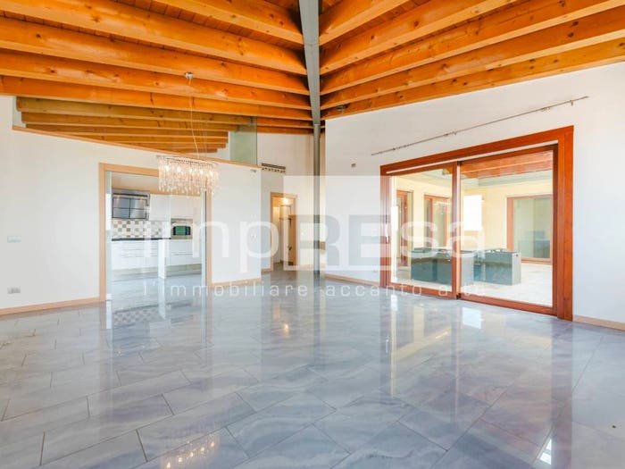 Casa con 6 locali in vendita in Via Sinopoli, Centro, Conegliano