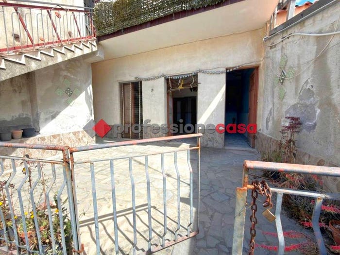 Appartamento quadrilocale in vendita in Via Grazia, Centro, Pedara