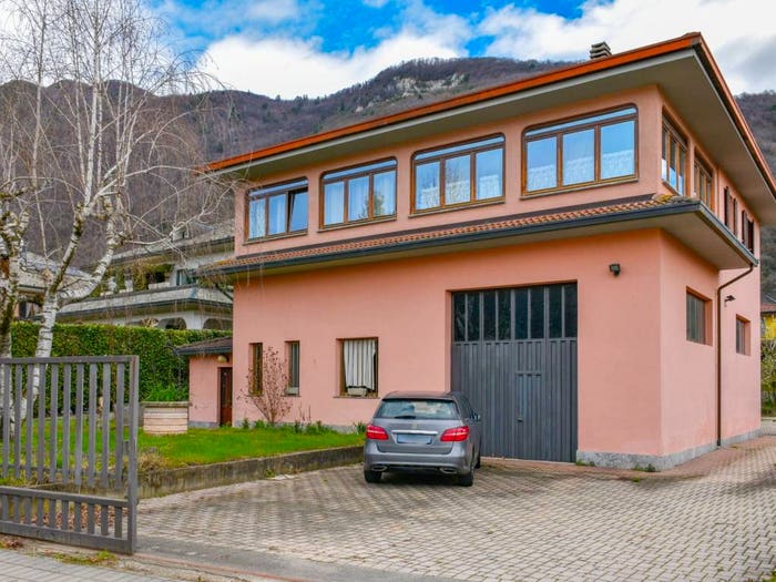 Casa con 6 locali in vendita in Via Ezio Vanoni, Centro, Dubino
