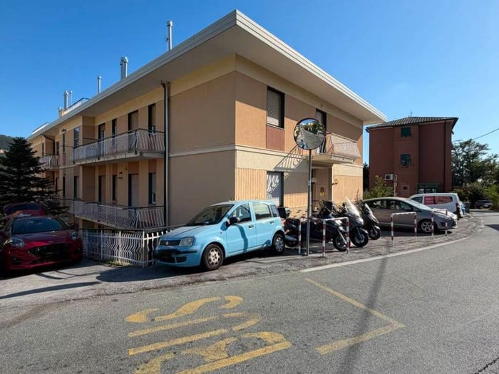 Appartamento quadrilocale in vendita in Via Pierino Negrotto Cambiaso, Rivarolo, Genova