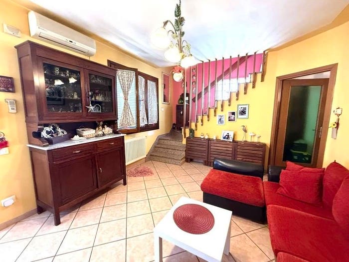 Appartamento con 5 locali in vendita in via Cerbaia, Centro, Lamporecchio