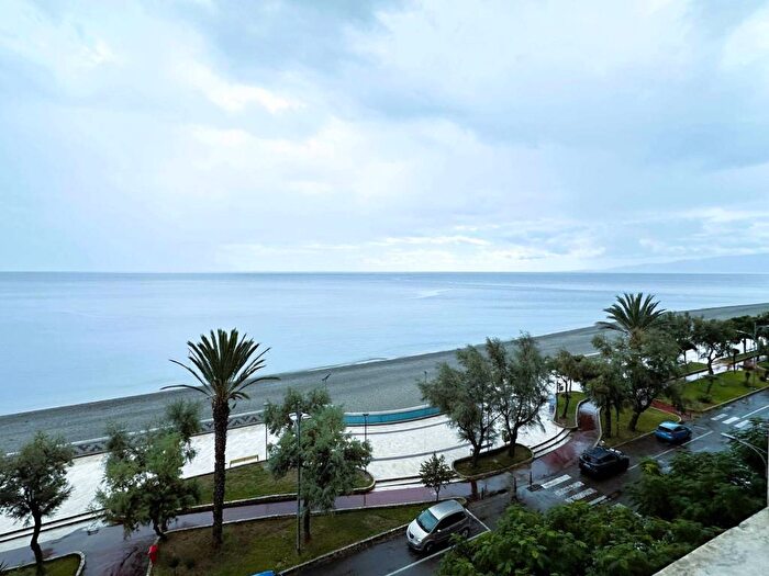 Appartamento quadrilocale in vendita in Via Stefano Lungomare, Catanzaro Lido, Catanzaro