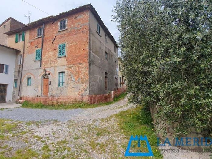 Casa con 6 locali in vendita in Centro, Lamporecchio
