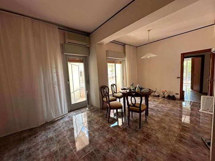 Appartamento trilocale in vendita in Via Petrara, Reggio Calabria