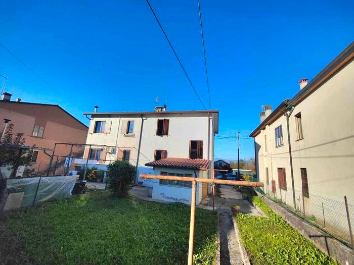 Casa con 6 locali in vendita in Piazza San Pio X, Chiesa Di Vivaro, Dueville