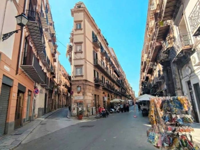 Appartamento con 5 locali in vendita in Via del Parlamento, Kalsa, Palermo