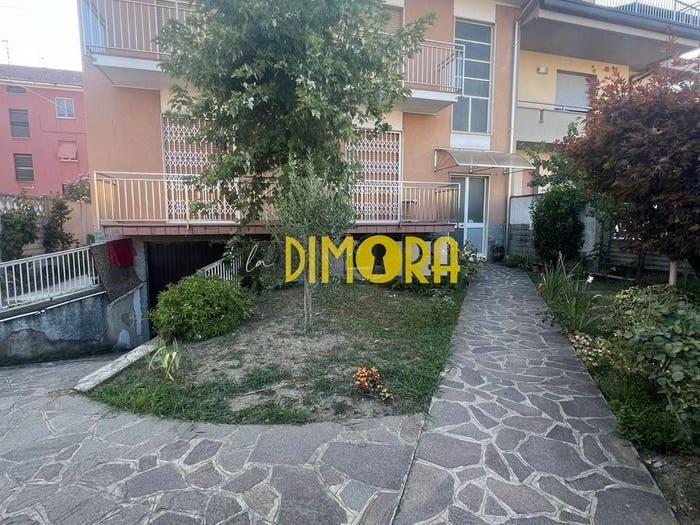 Appartamento quadrilocale in vendita in VIA CAMPO DEI FIORI, Novate Milanese