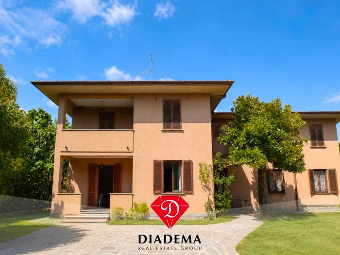 Appartamento trilocale in vendita in Via Virgilio, Centro, Malnate