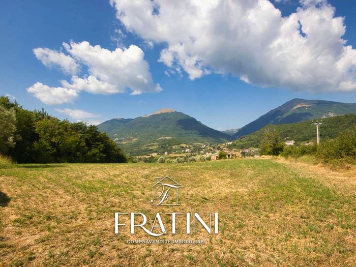 Casa con 6 locali in vendita in Via Collina, Civitella del Tronto