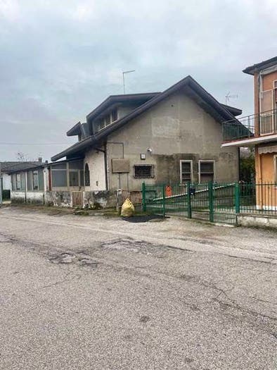 Casa con 6 locali in vendita in VIA GARIBALDI, Centro, Taglio di Po