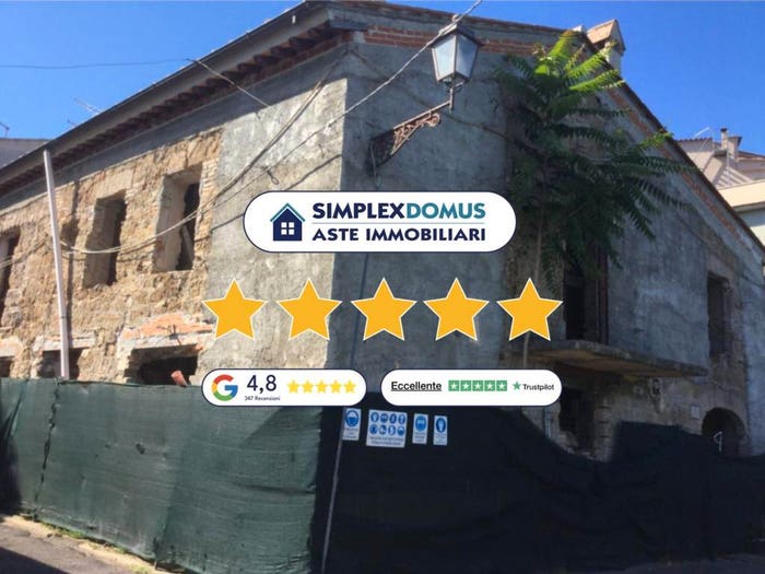 Appartamento con 6 locali in vendita in Vicolo del Giglio, Centro, Magliano Sabina