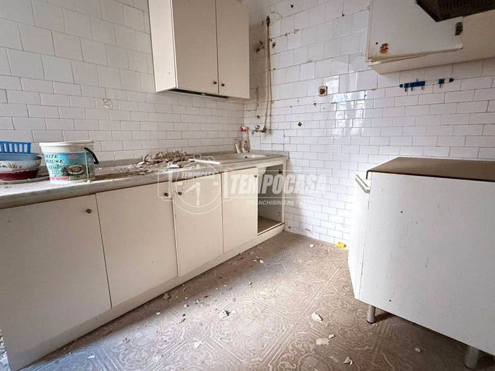 Appartamento trilocale in vendita in Via Stefano Protonotaro, Tirone, Messina