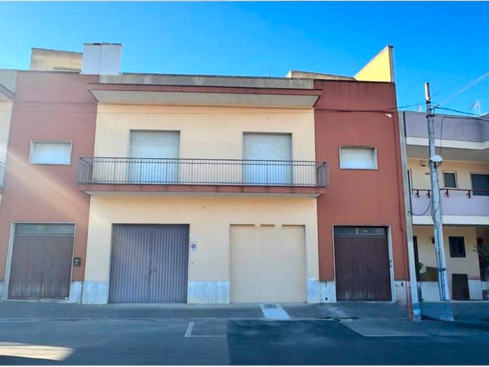 Casa con 6 locali in vendita in Viale Don Bosco, Centro, Galatina