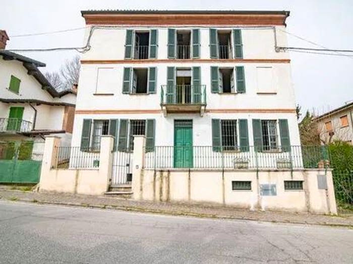 Appartamento con 6 locali in vendita in Via Roma, Centro, Castana