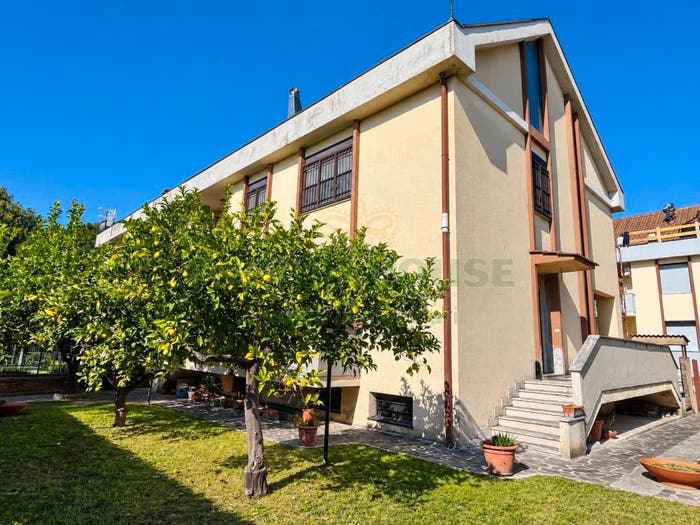 Casa con 5 locali in vendita in Via Villarelle, Via Villarella, Capua