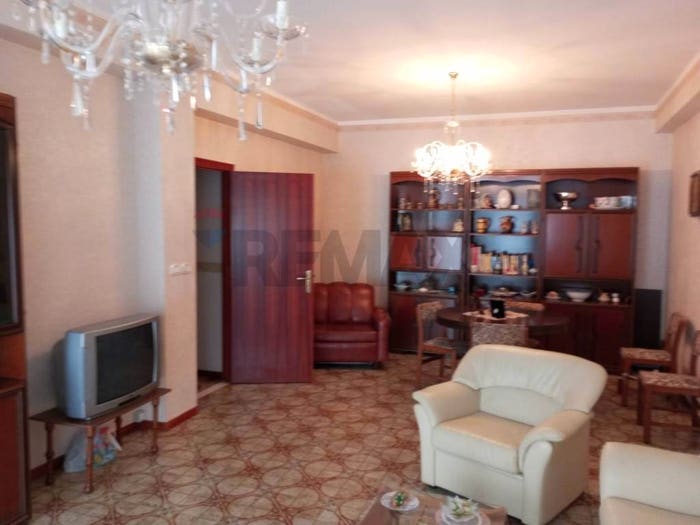 Appartamento con 5 locali in vendita in Via Salvatore Petronio Russo, Adrano