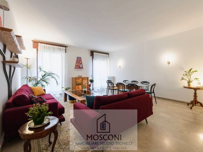 Casa con 6 locali in vendita in Via Leone Gaetano Patuzzi, Centro Storico, Verona
