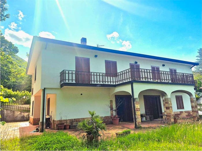 Casa con 6 locali in vendita in Cardigna, Patrica