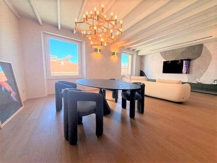 Casa con 6 locali in vendita in Via del Carmine, Centro Storico, La Spezia