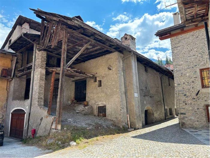 Casa con 6 locali in vendita in Via Francesco Chareun, Centro, Cesana Torinese