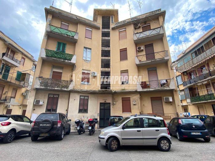 Appartamento trilocale in vendita in Via Marecchia, Villaggio Santo, Messina
