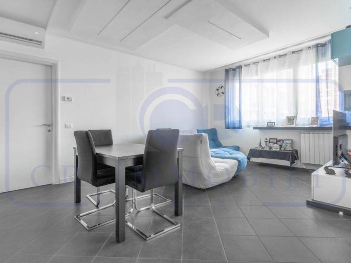 Appartamento trilocale in vendita in Via Tito Speri, Centro, Bollate
