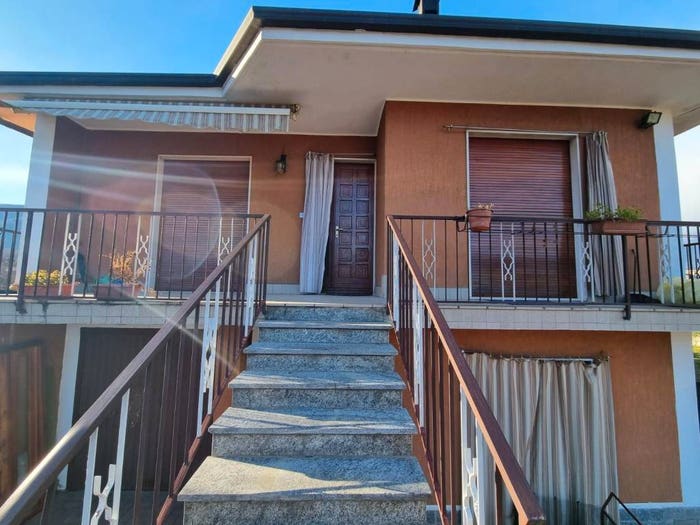 Casa quadrilocale in vendita in Via Robinie, Centro, Gravellona Toce