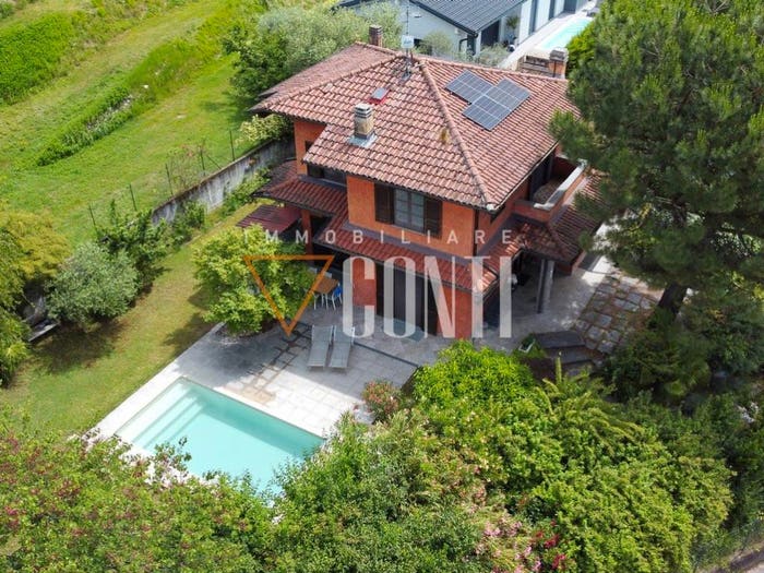 Casa con 5 locali in vendita in Via Fratelli Cervi, Centro, Gavirate