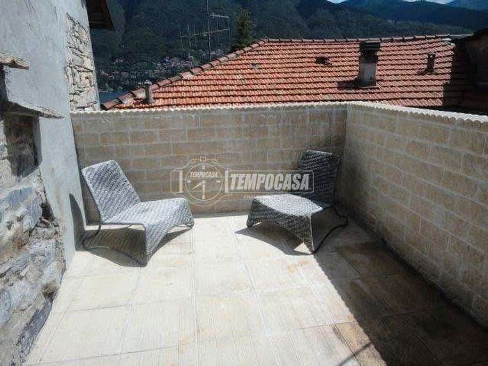 Casa con 6 locali in vendita in Via Vecchia Regina, Laglio