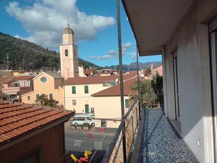 Appartamento trilocale in vendita in Corso Novembre, Borghetto Santo Spirito