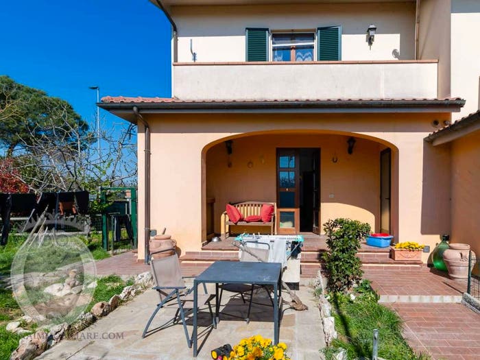 Appartamento con 5 locali in vendita in Strada Provinciale Riccio Barullo, Pietraia, Cortona