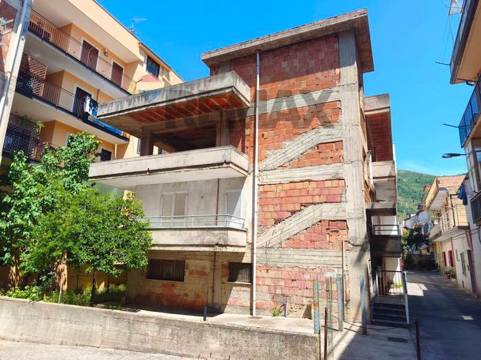 Appartamento in vendita in Via Alfonso e Gaetano Botta, Siano
