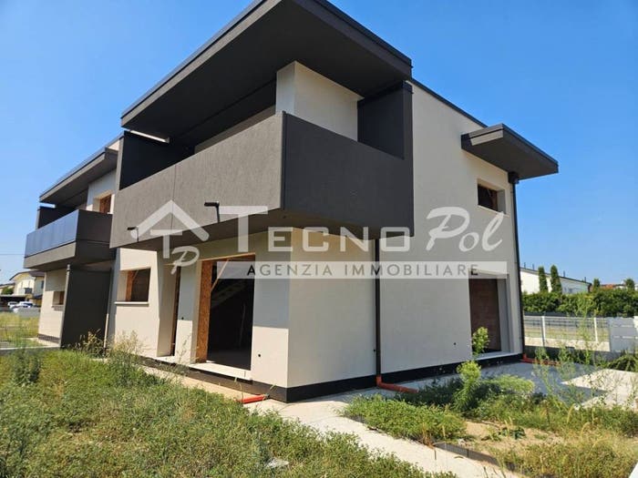 Casa con 5 locali in vendita in Centro, Loreggia
