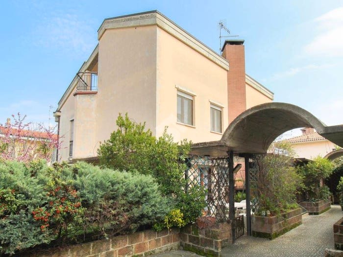 Appartamento con 5 locali in vendita in Via dei Ciclamini, San Martino Bassa, Città Sant'Angelo
