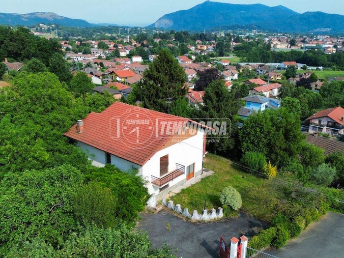 Casa con 5 locali in vendita in Via Coste, Centro, Giaveno