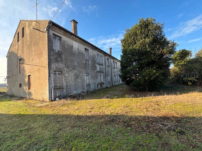 Casa con 6 locali in vendita in Mazzini, Centro, Arquà Polesine